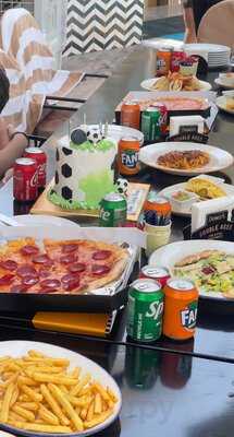 ‪oasis Pool & Bar‬