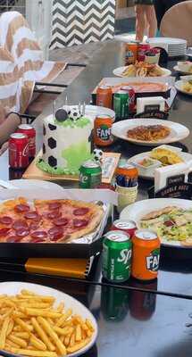 ‪oasis Pool & Bar‬