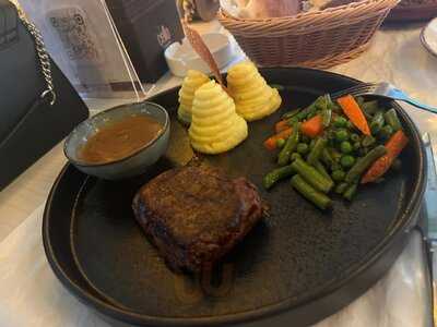 ‪cello Restaurant‬