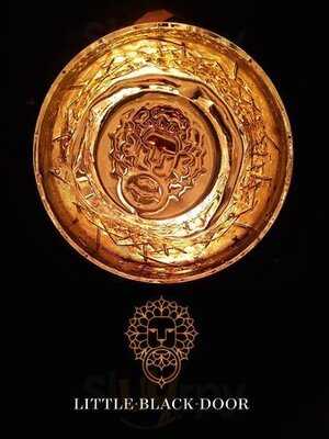‪little Black Door‬