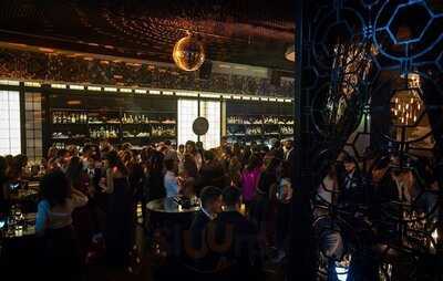 ‪little Black Door‬