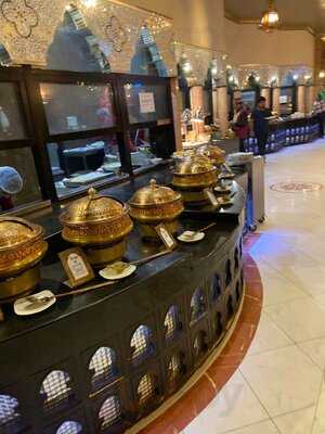 مطعم لال قلعة