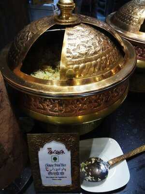 مطعم لال قلعة