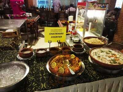 مطعم لال قلعة