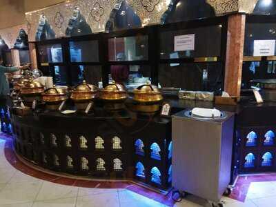 مطعم لال قلعة