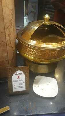 مطعم لال قلعة