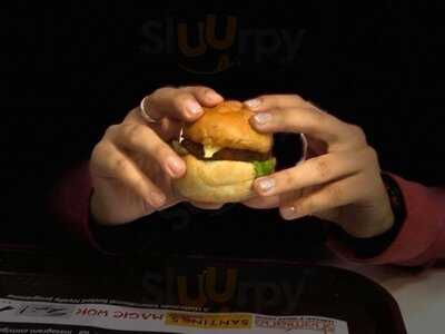 ‪shamiana Tandoori & Indian Cuisine‬