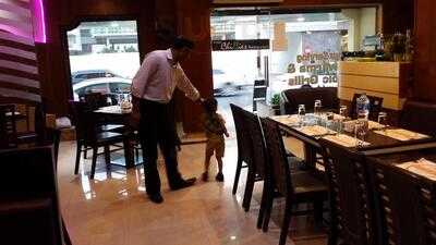 ‪green Chilies Restaurant‬