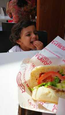 ‪charley's Grilled Subs‬