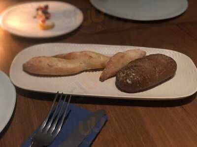 ‪molecule Restaurant & Lounge‬