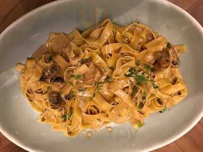 ‪molecule Restaurant & Lounge‬