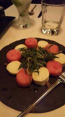 ‪lua Restaurant & Lounge‬