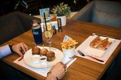 ‪casper And Gambini‬