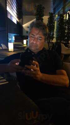 ‪seven Sands & Falcon Lounge‬