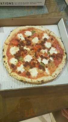 ‪800 Degrees Pizzeria‬