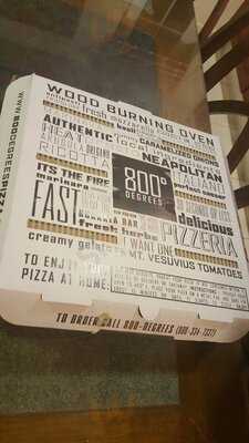 ‪800 Degrees Pizzeria‬