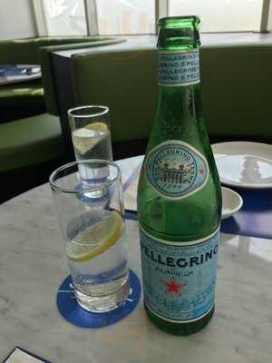 ‪sumo Sushi & Bento‬