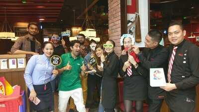 ‪t.g.i. Friday's‬