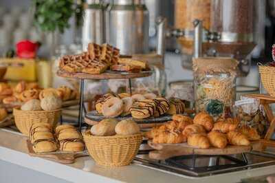 ‪level M Restaurant‬