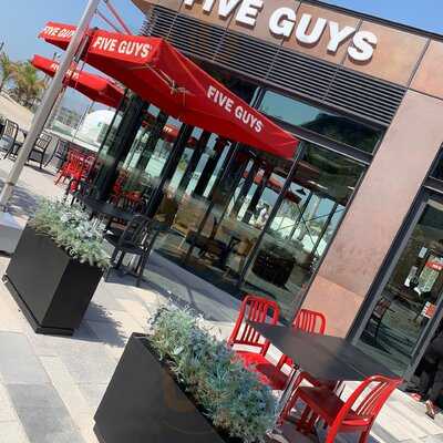‪five Guys‬