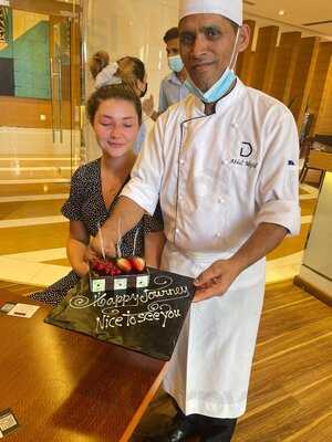 ‪shores Restaurant‬