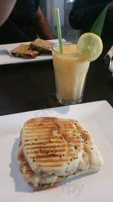 ‪the Lime Tree Cafe‬