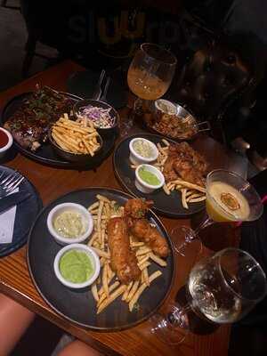 ‪distillery Dubai Gastropub‬