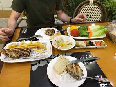 ‪beirut Restaurant & Grills‬