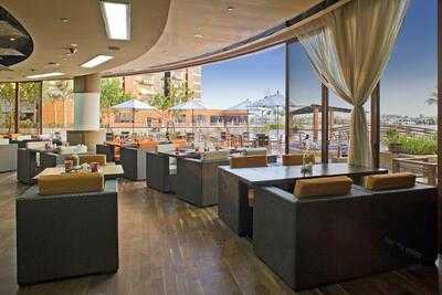 ‪solis Beach Restaurant‬