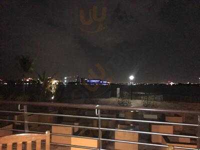 ‪solis Beach Restaurant‬