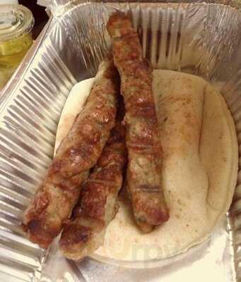 ‪al Tazaj Fakieh Bbq Chicken Restaurant‬