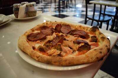 ‪800 Degrees Neopolitan Pizzeria‬