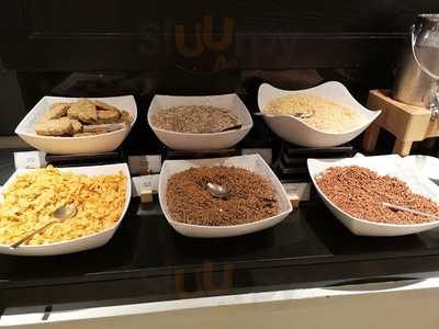 ‪atrium Lobby Lounge - Amwaj Rotana‬