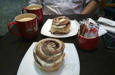 ‪cinnabon - Mushriff Mall‬