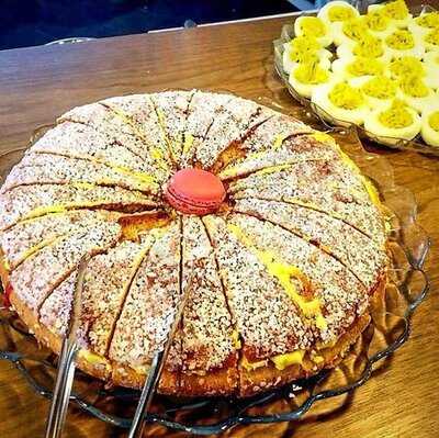 ‪odeon Cafe Bakery Traiteur‬