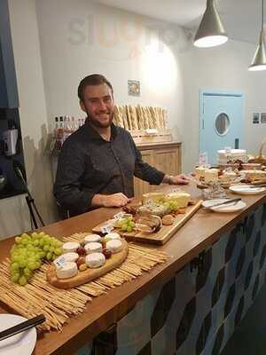 ‪odeon Cafe Bakery Traiteur‬