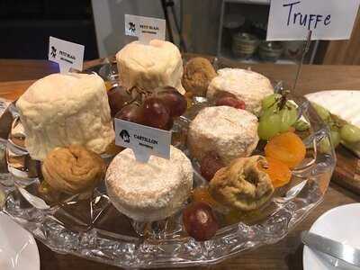 ‪odeon Cafe Bakery Traiteur‬