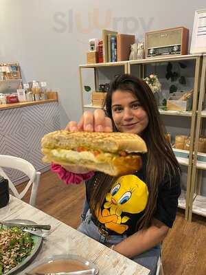 ‪baker Street Cafe‬