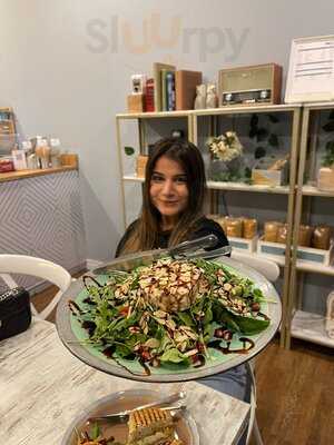 ‪baker Street Cafe‬