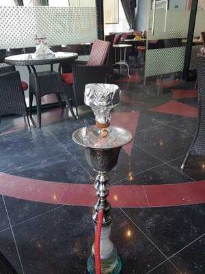 ‪5th Avenue Cafe & Restaurant‬