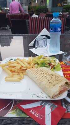 ‪5th Avenue Cafe & Restaurant‬