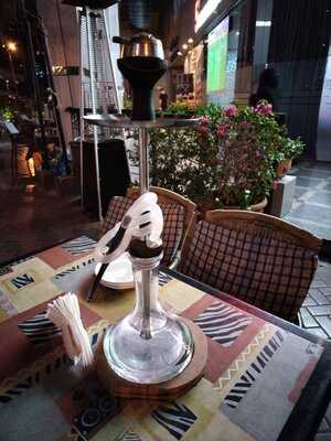 ‪5th Avenue Cafe & Restaurant‬