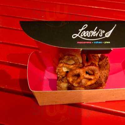 ‪looshi's Macarons Cakes Pies‬