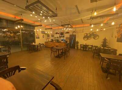 ‪tuk Tuk Thai Cuisine‬