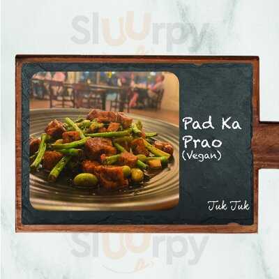 ‪tuk Tuk Thai Cuisine‬