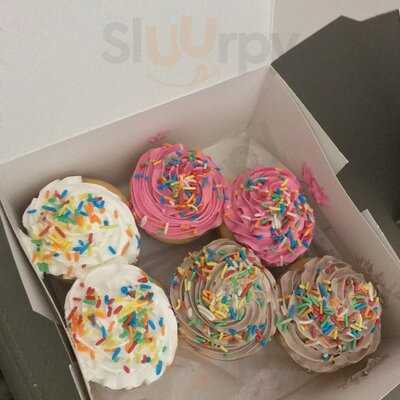 ‪caesars Restaurants & Confectionery‬