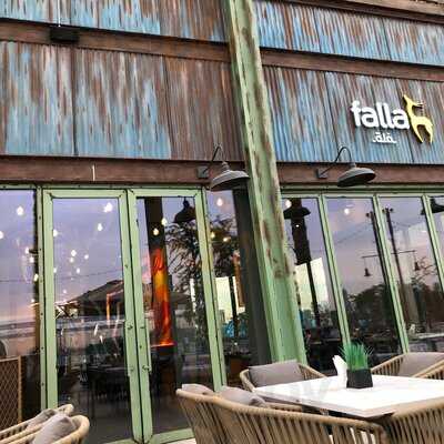 ‪falla Pasta Burger & Juices‬