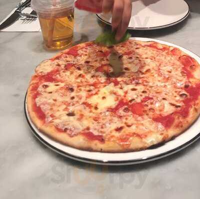 ‪pizza Express Ibn Battuta Mall‬