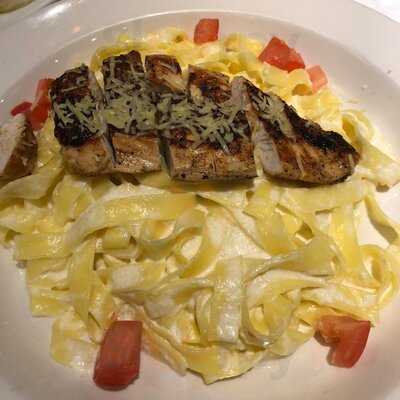 ‪t.g.i.friday's‬