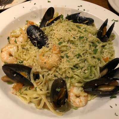 ‪t.g.i.friday's‬